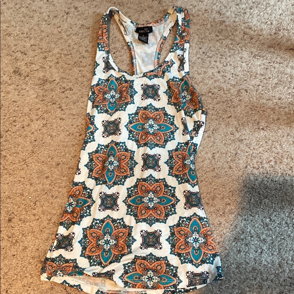 Rue 21 tank - Picture 1 of 2